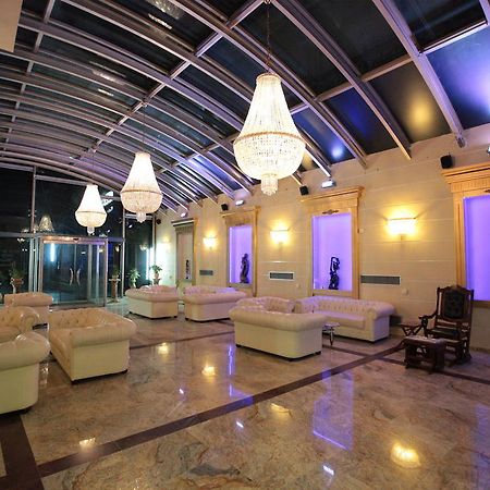 Hotel Astoria 이구메니차 외부 사진