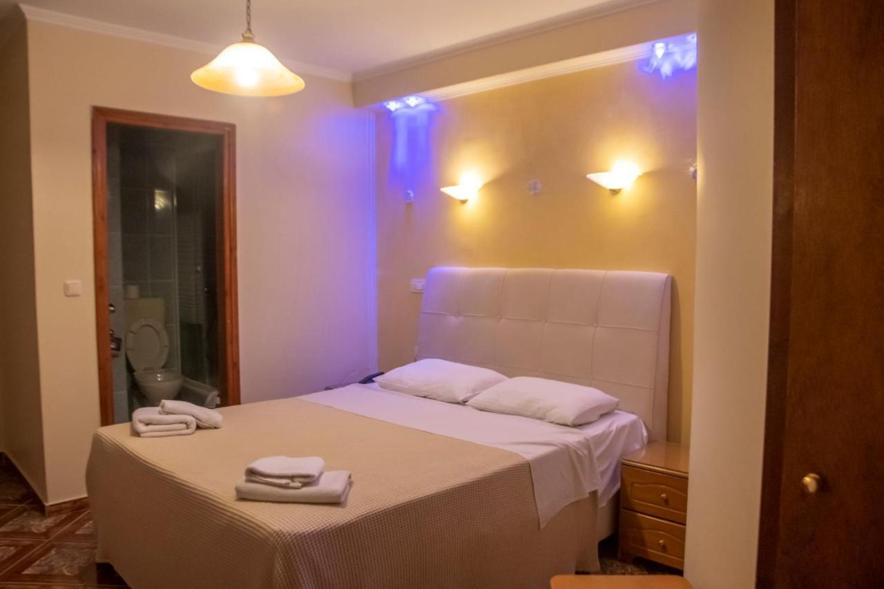 Hotel Astoria 이구메니차 외부 사진
