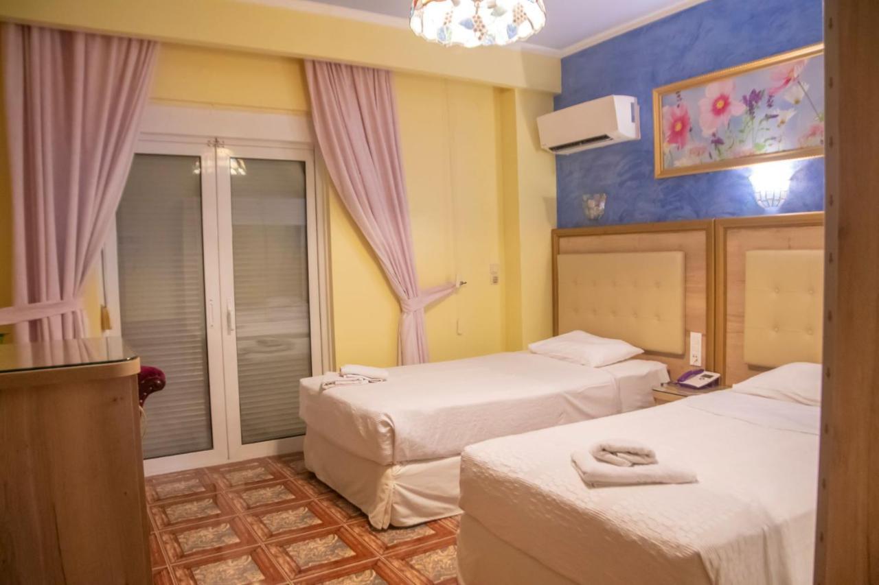 Hotel Astoria 이구메니차 외부 사진